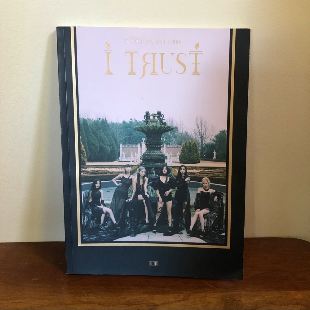 (G) I-DLE 3rd Mini Album I Trust photo book